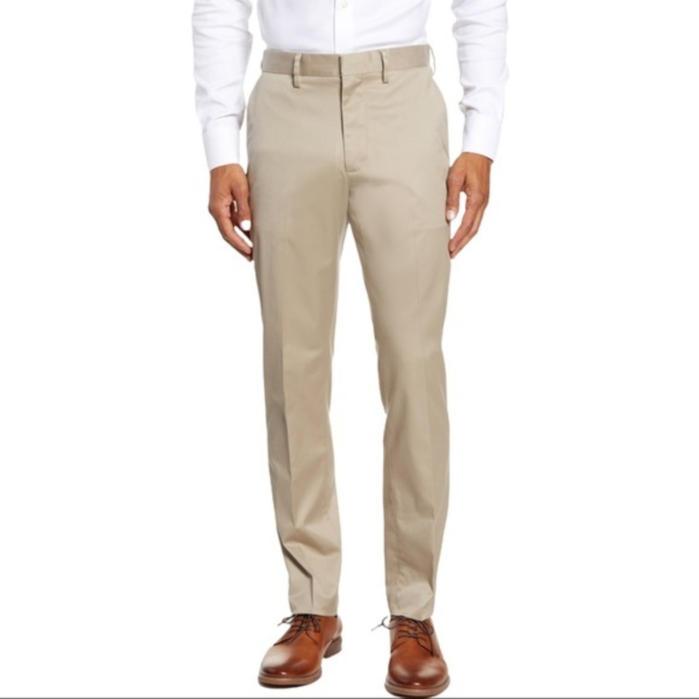 NWT NORDSTROM Mens Athletic Fit Leg Non-Iron Chinos - Tan Burrow